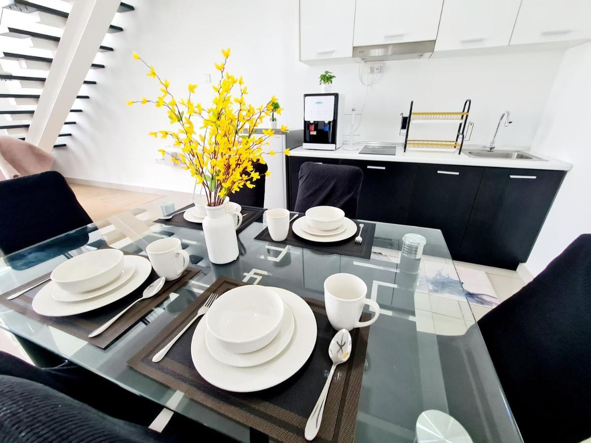 Breezy 7 Guest Scott Garden Duplex 1 Old Klang Road, Taman Desa, Kuchai Lama, Bangsar South, Pearl Point, Mid Valley,